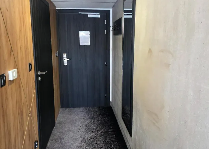 Czarna Perla Czarna Gora 512 * Heudorf